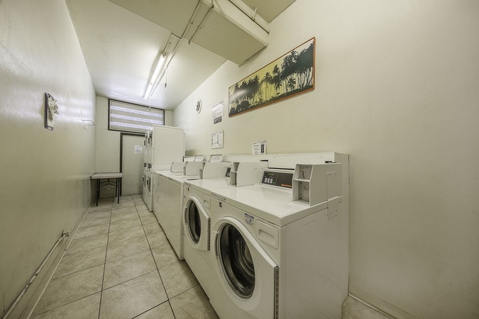 Laundry in blding